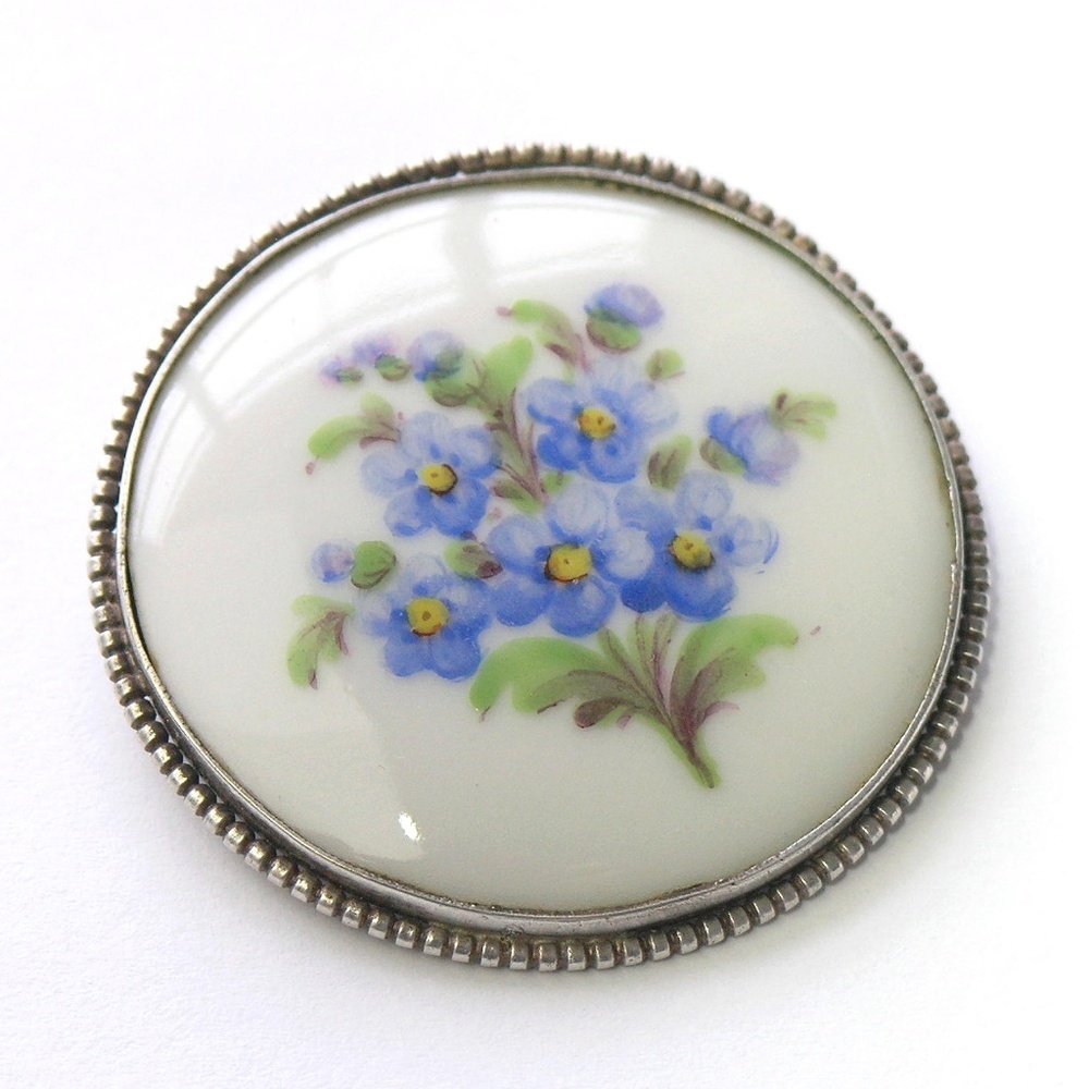 A Tiny Bouquet of Sweet Blue Forget-Me-Not flowers Vintage Brooch - Picture 2 of 6